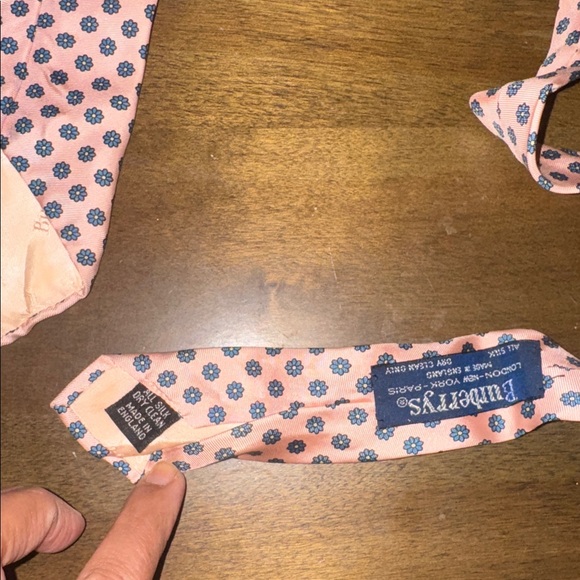 Vintage Burberrys tie - Picture 7 of 9